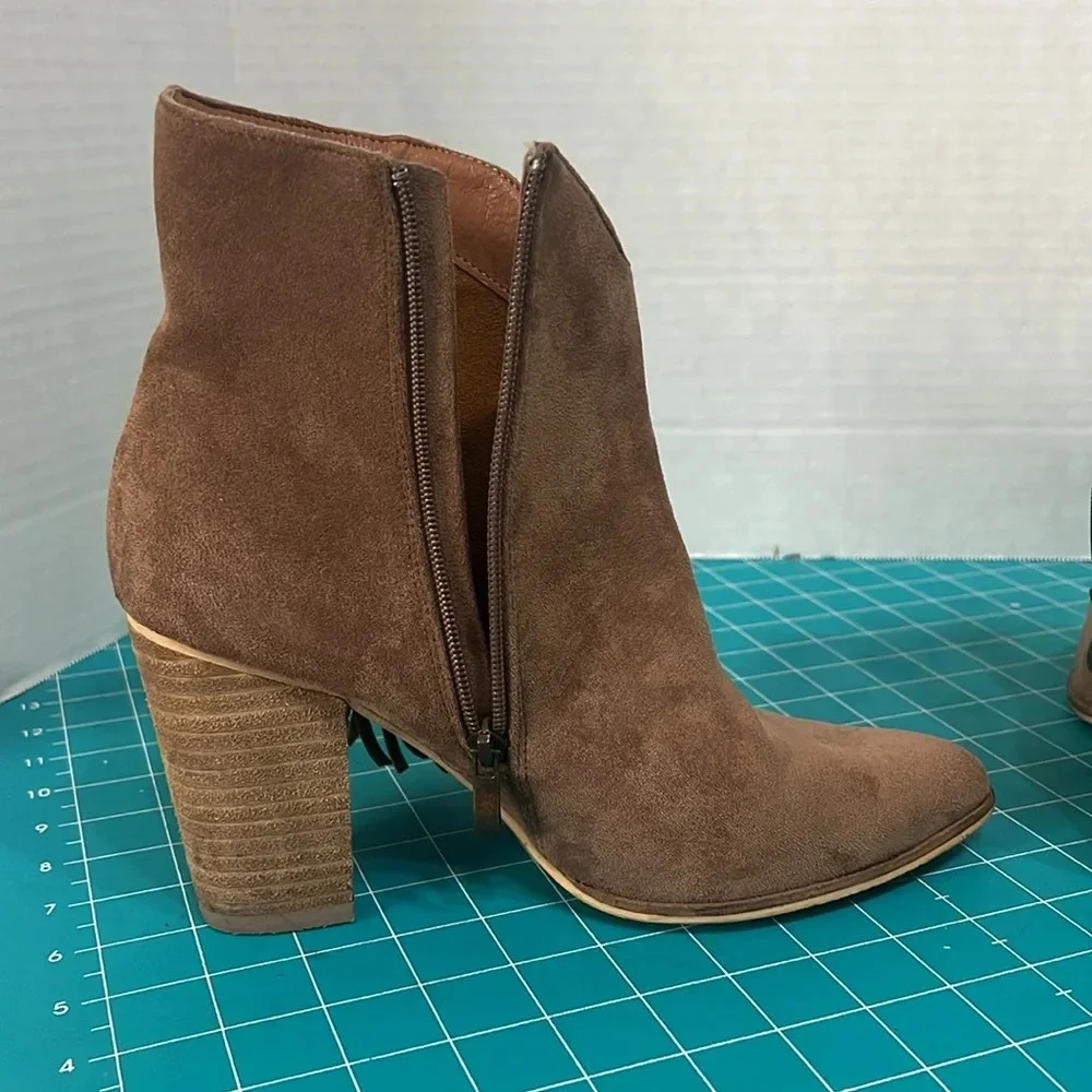 Beautiful Carmel Brown leather Suede Fringe boots Beast Fashion for the Buckle